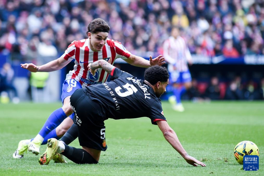 扎金花中的“加倍下注”：如何根据桌上剩下的筹码量计算你的诈唬成本？（扎金花加倍下注策略：用桌上剩余筹码估算你的诈唬成本）